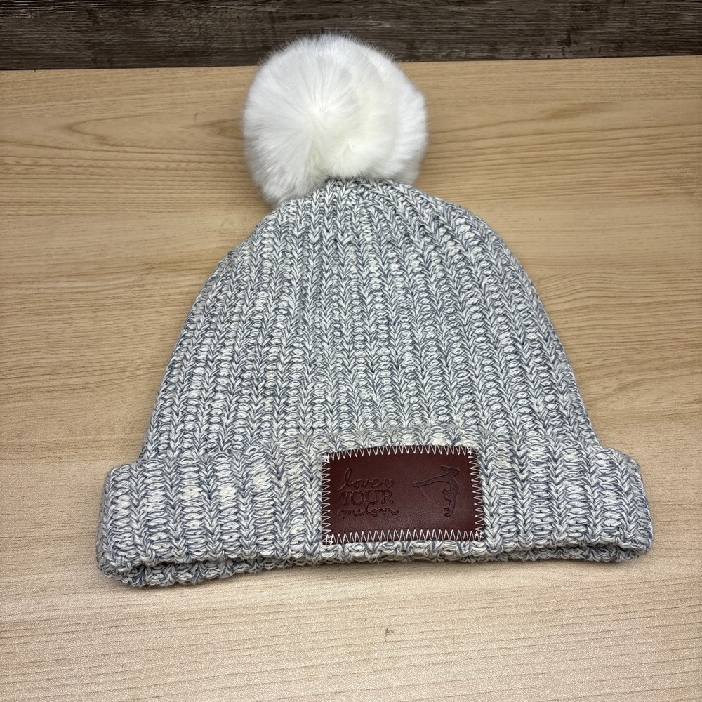 Love Your Melon Hat Beanie‎ Womens One Size Gray Knit Gymnastics Pom Pom Winter